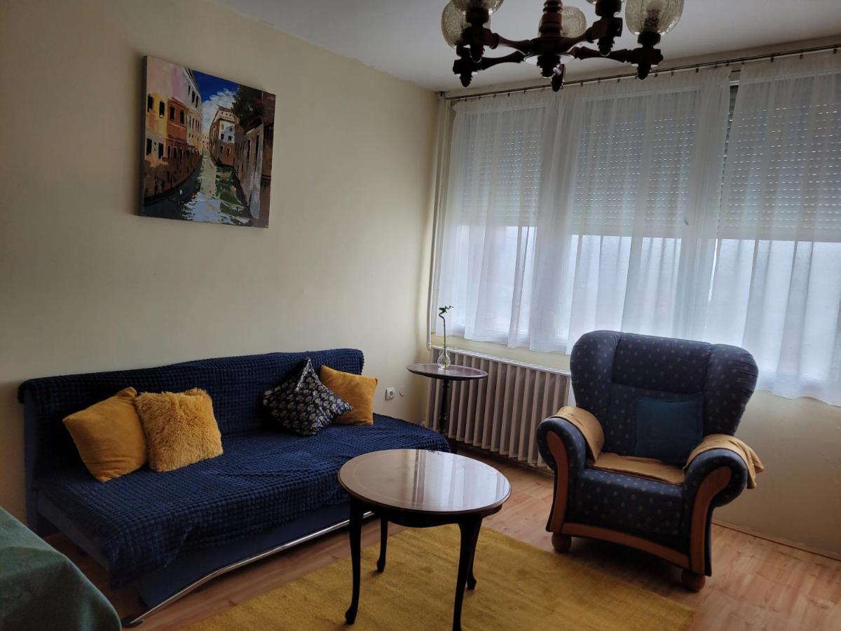 Sylvis Place Гёдёллё Экстерьер фото